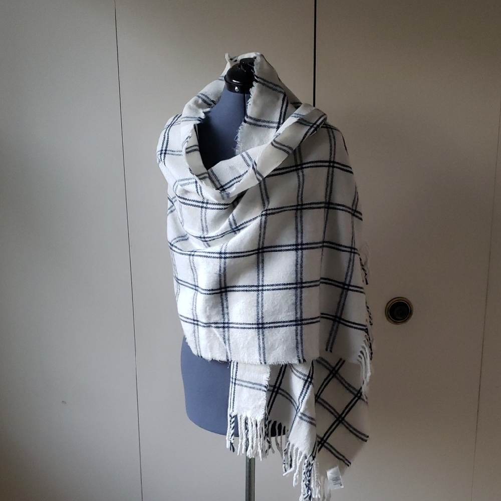 H&M Navy And White Tartan Scarf